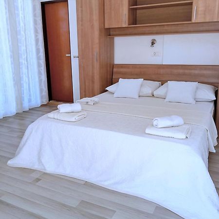 Guesthouse Cecilia 2 말린스카 외부 사진